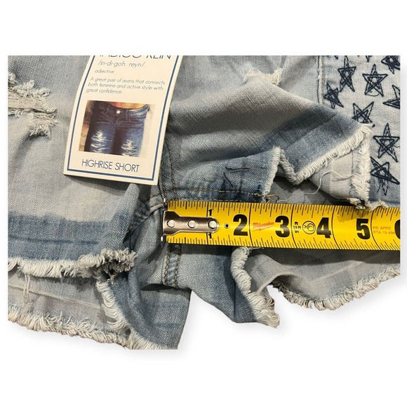 Indigo Rein Mid Rise Blue Jean Frayed American Flag Hem Shorts Size 3/27 - Picture 10 of 11